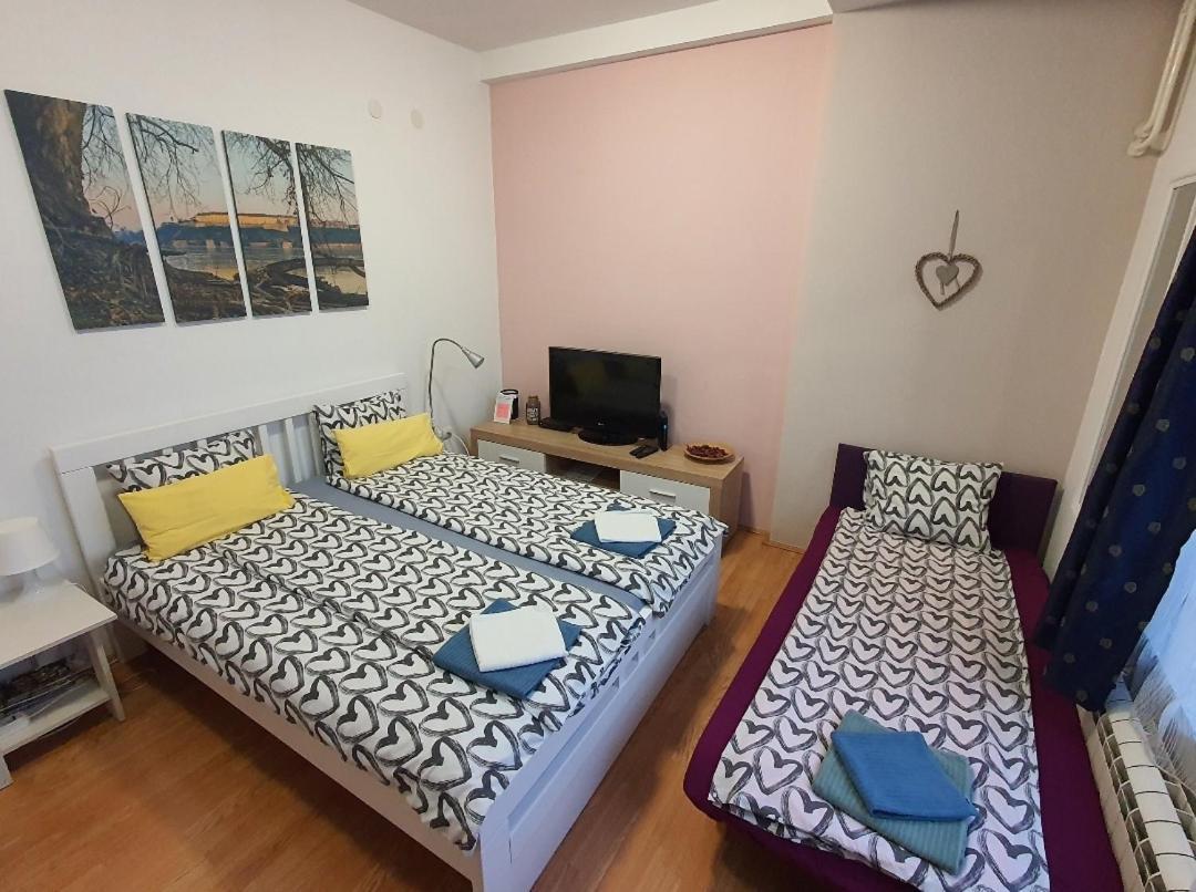 Studio Apartman Ld U Strogom Centru Novi Sad Exterior foto