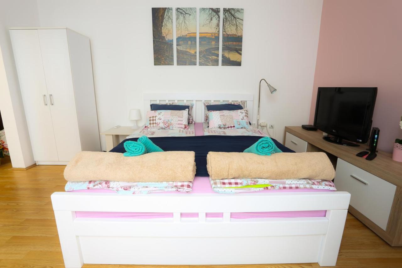 Studio Apartman Ld U Strogom Centru Novi Sad Exterior foto