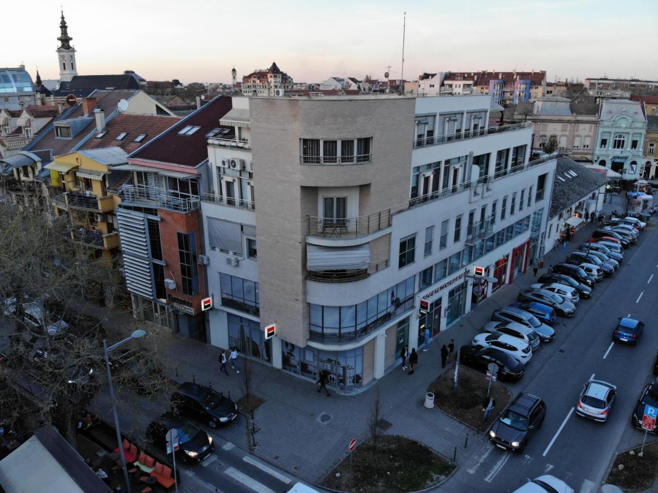 Studio Apartman Ld U Strogom Centru Novi Sad Exterior foto